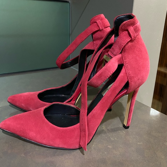 Guess pump - Picture 2 of 4